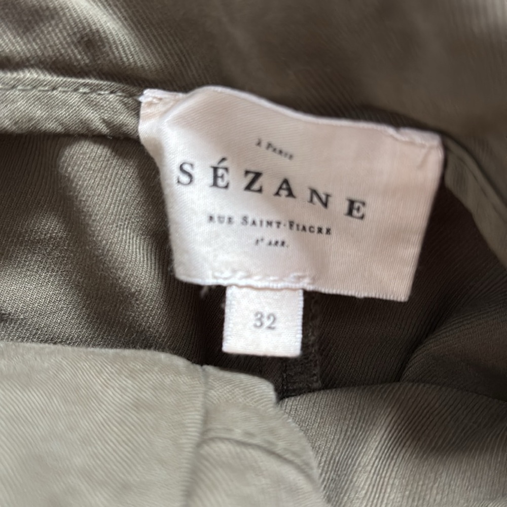 Sezane Rome Short - Olive Green - Picture 2 of 3